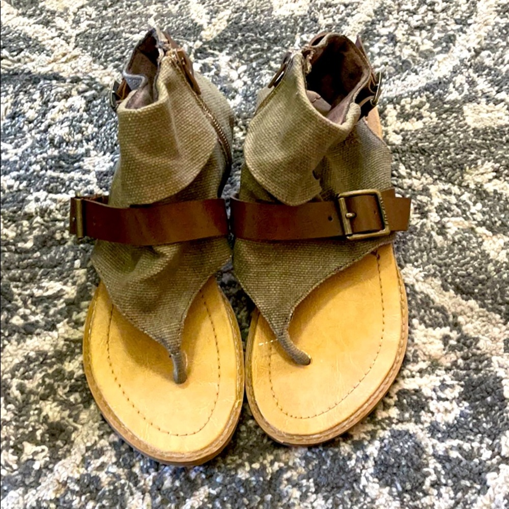 Women’s Sandals